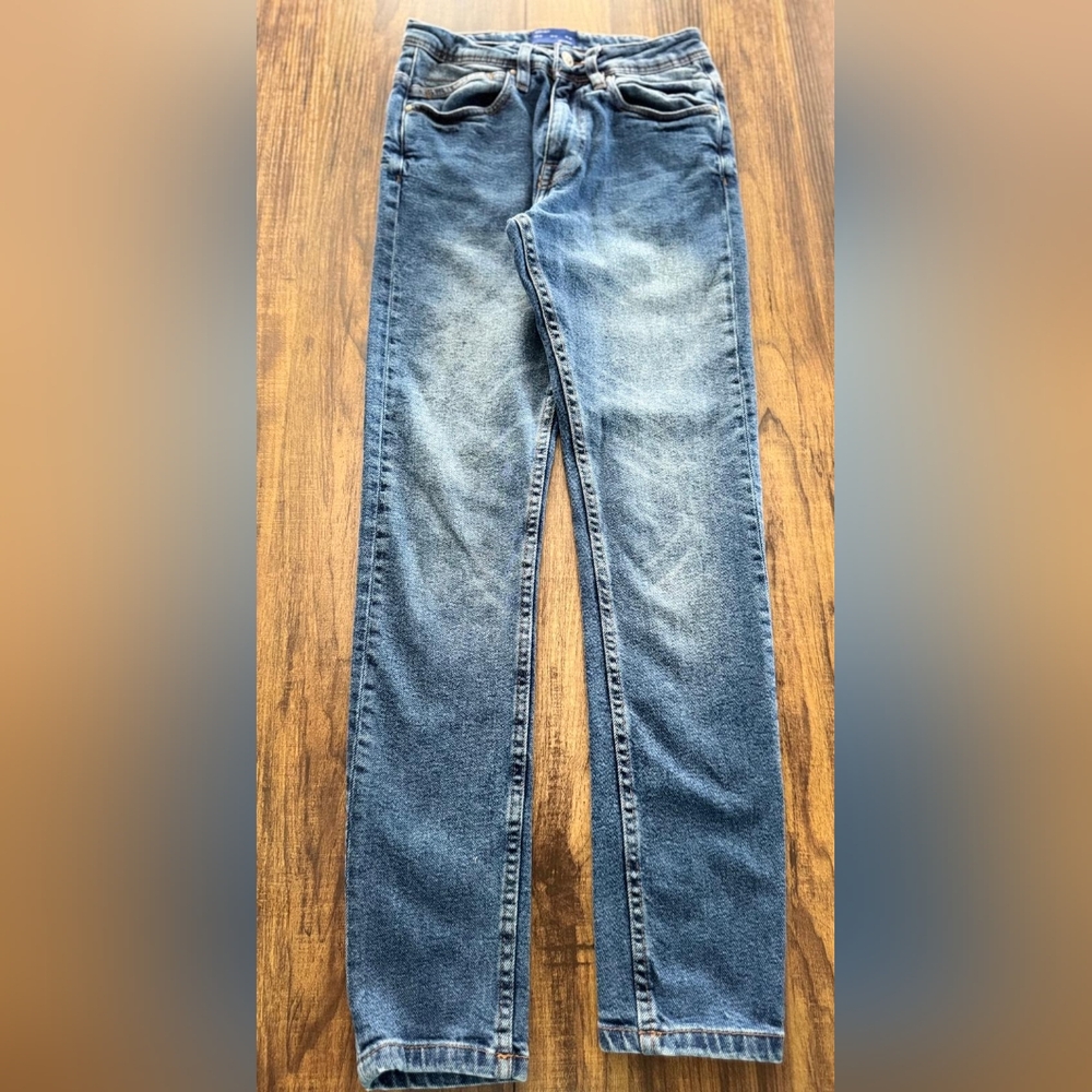 Zara Straight Blue Jeans Timeless Denim Appeal